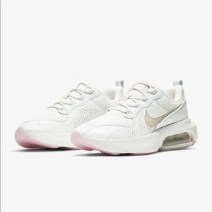 Nike Air Max Verona Sneaker BRAND NEW. NEVER WORN.